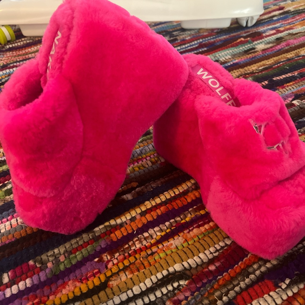 Rare Discontinued Naked Wolfe Pink Platform Slides